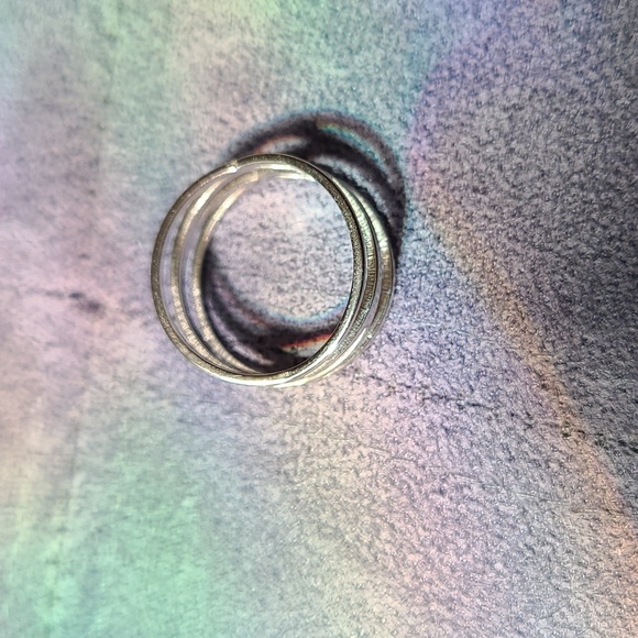 Ring - Picture 3 of 3